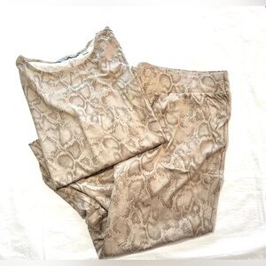 G by Giuliana Plus size 2 piece lounge set in taupe snake skin pattern 3X Petite